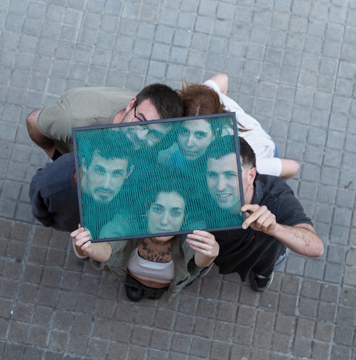 PropagandaPFet's tweet photo. Avui us presentem "Udols", single d'avançament del primer llarg de COLUMBA, des de Sant Andreu del Palomar. 
El disco és una delícia i sortirà el 02OCT. Feu boca amb "Udols". 
Quan peti el món... ens quedarà udolar com a clam de resistència!
UDOLA AQUÍ:
https://t.co/fGH3qdOMkK https://t.co/KaMneQWNeF