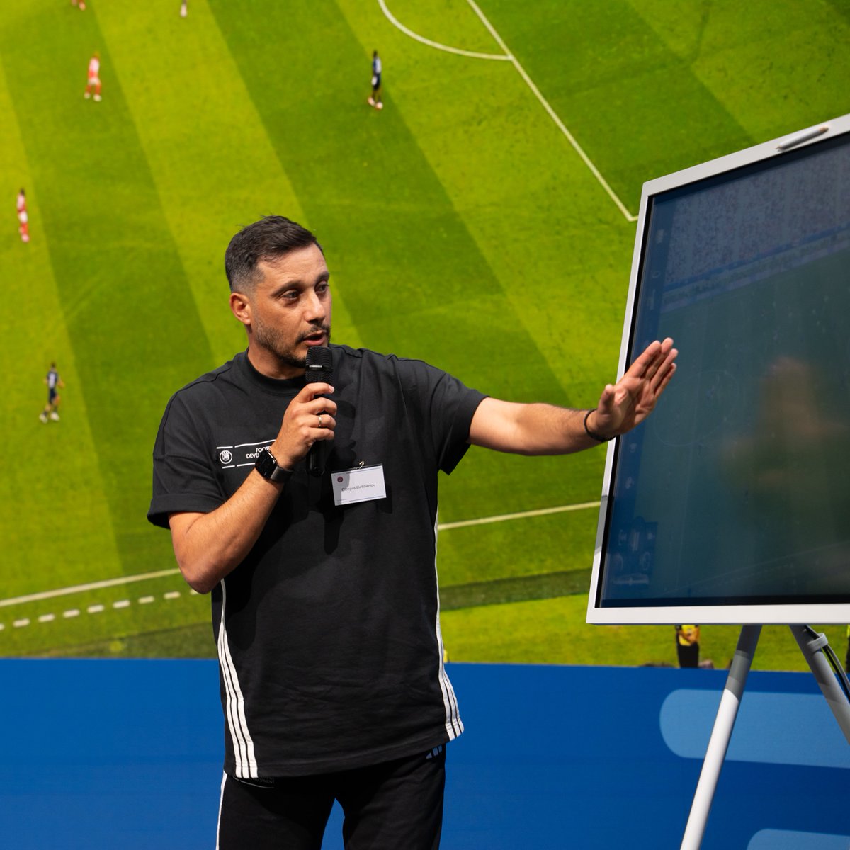 UEFA's tweet photo. 🎓 As the highest coaching qualification in European football, the UEFA Pro Licence prepares coaches for the demands of working at the elite level.
 
🗣️ Participants heard from leading figures from across the game, including:
 
• Steve Cooper, former head coach of Nottingham Forest
• Rui Faria, double #UCL-winning assistant coach 
• Gemma Grainger, Norway women’s head coach
• Alex Straus, former FC Bayern München women’s head coach