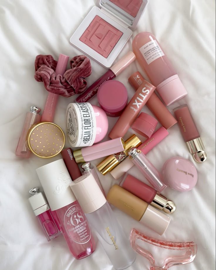 _herlore's tweet photo. I'm just a girl with a very serious commitment to pink https://t.co/n1l3px2zoZ