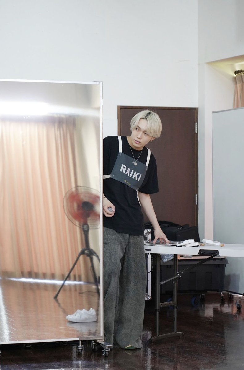 bmsg_trainee's tweet photo. ⸜ ✉️ #LETTER_FROM_RAIKI ✨ ⸝

One Year Since the Best Summer Ever.😎

映画「THE LAST PIECE -Glow of Stars-」
是非ご覧下さい🧩✌🏼

僕のラスピ合宿中の裏側写真と
謎の1人Moonchaser動画を載せちゃいます🙌🏼

#RAIKI
#BMSGTRAINEE https://t.co/tM5lfcN5ep