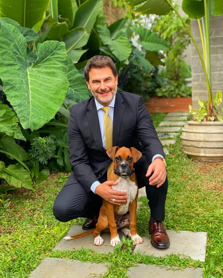 RoseJennybo's tweet photo. Hey meet Jose buddy https://t.co/ZxqI8qFiXV
