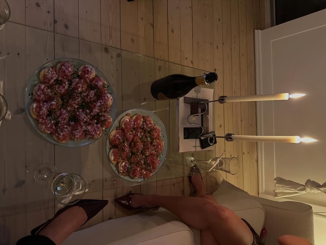 LasonyaKali6's tweet photo. Dansede ind i 2026 omgivet af de lækreste💕🥂🤌🏽 https://t.co/TTxDtszxW1