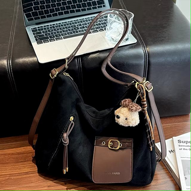myracunide's tweet photo. Ini mah tinggal selempang, beres. Outfit udah aman✨😍
#taswanita #totebag #tas #racunshopee #outfitidea https://t.co/83iANVtKWZ
