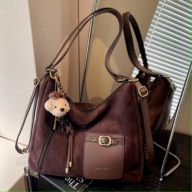 myracunide's tweet photo. Ini mah tinggal selempang, beres. Outfit udah aman✨😍
#taswanita #totebag #tas #racunshopee #outfitidea https://t.co/83iANVtKWZ