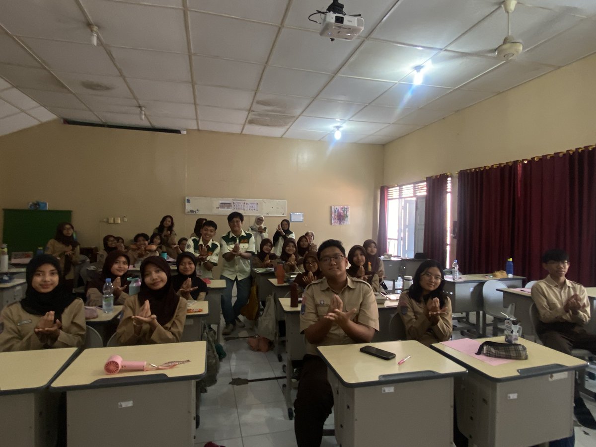 vonexus_ugm's tweet photo. ㅤ  ᅠㅤ  ᅠ
Senang sekali dapat berbagi informasi mengenai seminar dan berbagai lomba yang akan hadir di Vonexus kepada teman-teman Padmanaba.

Terima kasih kepada teman-teman Padmanaba atas antusiasmenya! Sampai bertemu di rangkaian acara Vonexus 2026! ✨ㅤ  ᅠㅤ  ᅠ
ㅤ  ᅠㅤ https://t.co/ZUrRgLGUuS