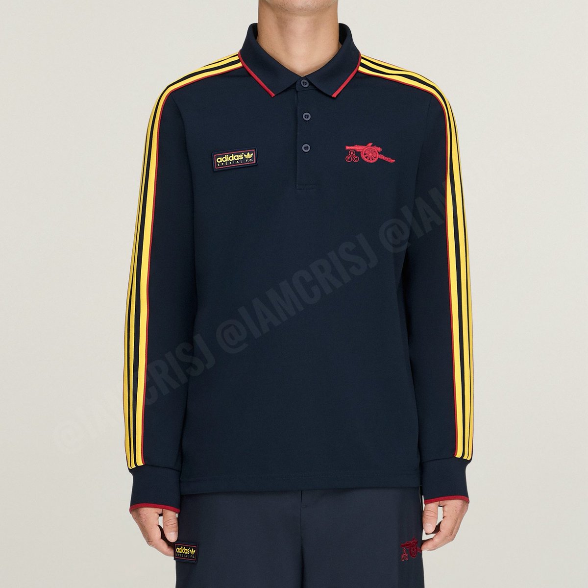 IamCrisJ's tweet photo. The first look at the Arsenal SPZL FC collection. Tracksuit, Polo, Tee and ZX-7500 trainers. https://t.co/xDn0UqPeG1