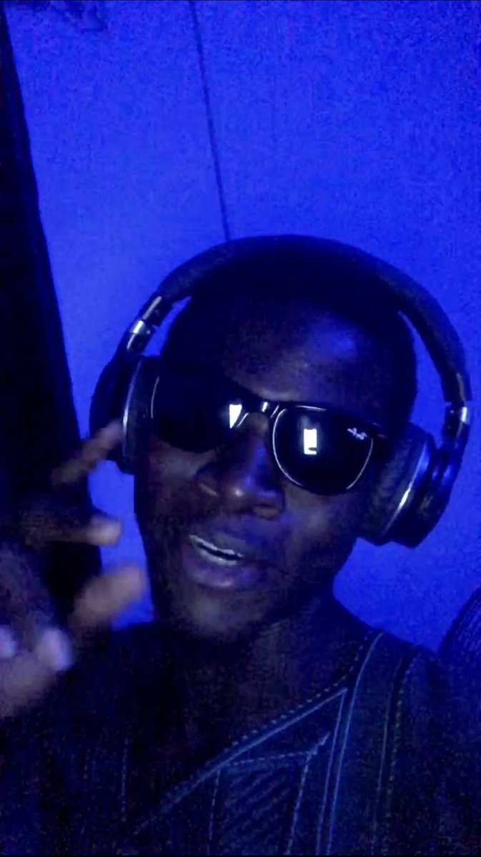 HoneyPyper's tweet photo. Seyi no wan hear say some people dey ask for old seyi 😂 na both new and old he load for swaguu 🤦‍♂️🔥 https://t.co/Odr4blpjRA