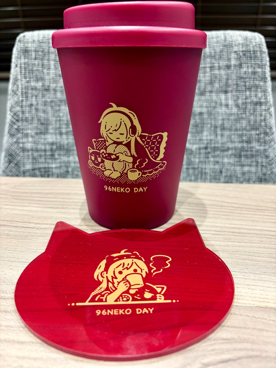96neko_info's tweet photo. 【96猫の日グッズ2026】

⚡️タンブラーセット

保冷にも保温にも使えるタンブラーと
アクリルコースターのセット☕️
イラストのようにまったりDAYに🐈‍⬛

▽ご予約
https://t.co/ccj0bfHisz
予約受付：9/25(金)19:00まで

#96猫の日 #96猫 https://t.co/ut8RhyBGAr