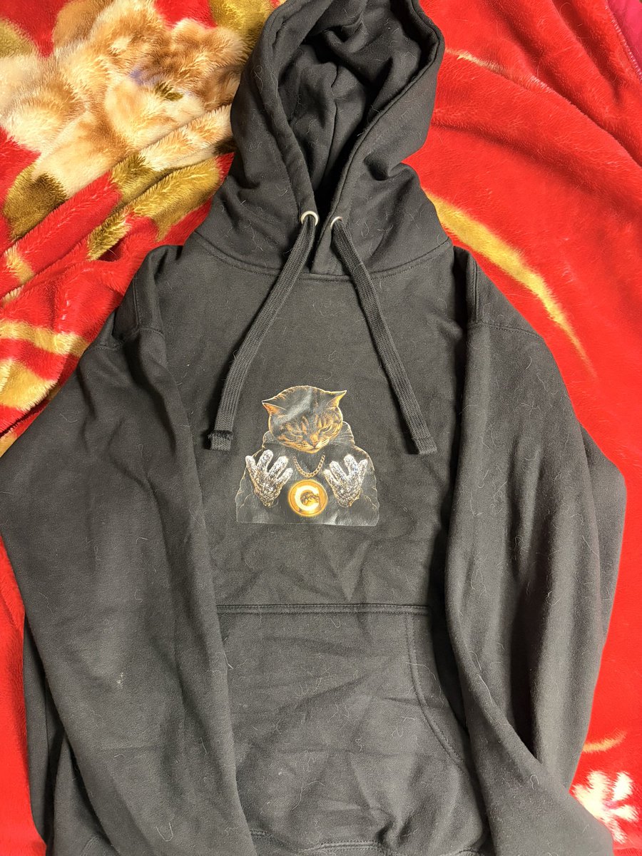 thebankcalledtd's tweet photo. I totally forgot to show you guys the hoodie, this is it🔥🔥 @TristinSanchez6 https://t.co/G6mjNN8tRi
