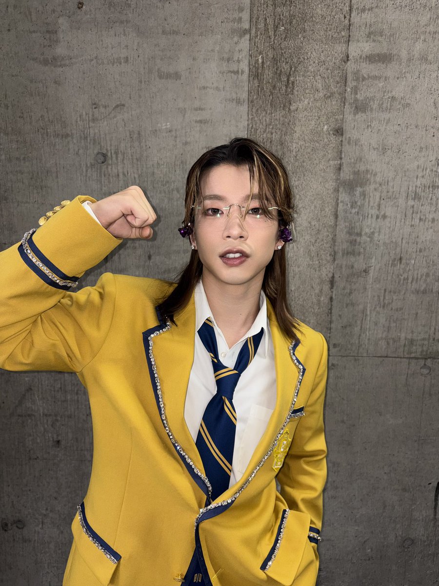 buddiis's tweet photo. オフショットを公開

📸MORRIEっぽくスタイリングしてもらった日のSHOOT https://t.co/CBgOHWolvJ