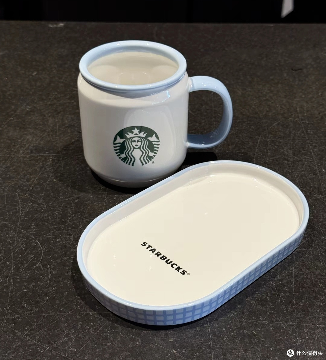 twylb445251's tweet photo. Handmade ceramic mug just finished! The glaze turned out so nicely under the sunlight—perfect for my morning coffee today. https://t.co/x6iFc40Bq9