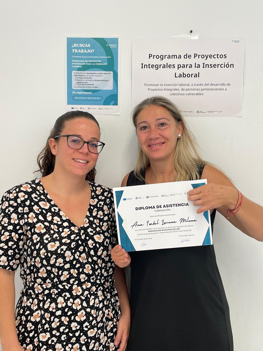 AspaymGranada's tweet photo. 🎓 ¡Seguimos celebrando nuevos logros!✨

Andrea, técnica del Programa de #ProyectosIntegrales, ha hecho entrega de sus diplomas a Ana Isabel Lucena y David Puertas, tras finalizar con éxito 🏅la #formación “Preparación de Pedidos Online”. 📦💻

👏 ¡Enhorabuena! https://t.co/7dpHGZSgF5