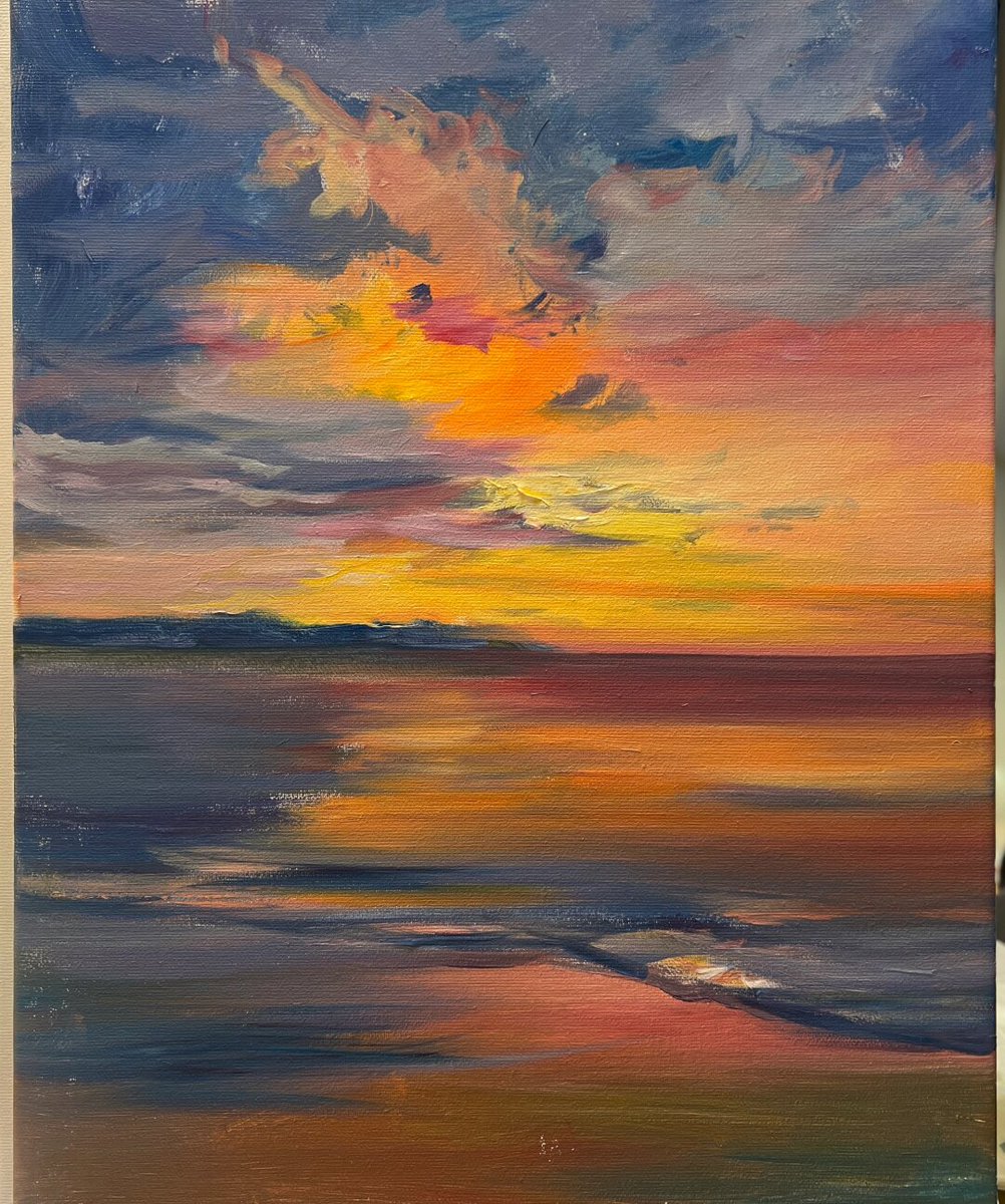 NoeSicklerbx9n's tweet photo. Tiny studio art moment at dusk : mixing watercolors, smelling paint thinner, watching the sky turn pink over my sketchbook. Pure calm for a creative soul.， https://t.co/716df91Xzq