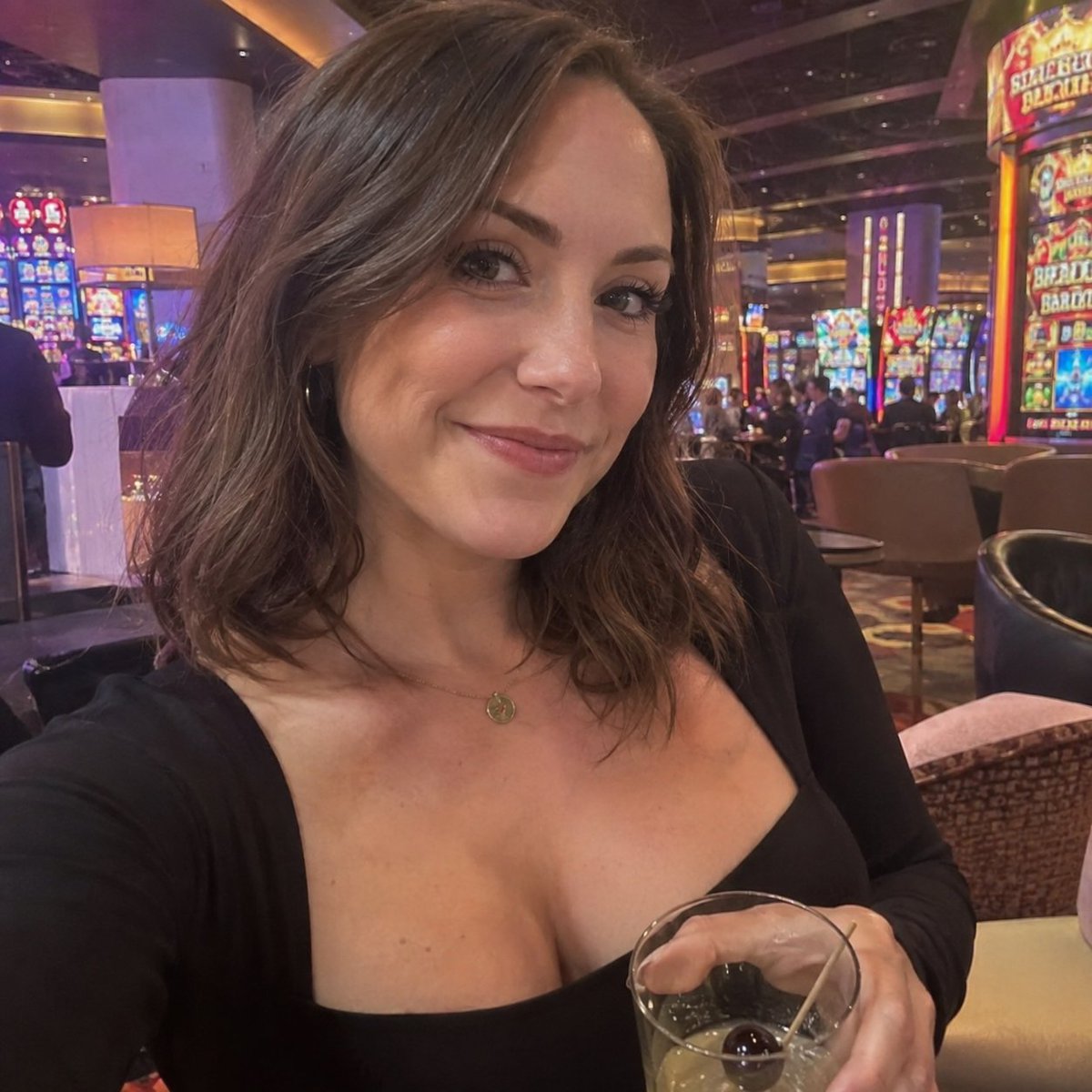 Rakemint_real's tweet photo. PLINKO 🔥
$20 bet → $20,000 payout at 1000x.

Play Plinko → https://t.co/gSpWkLnuHS

Twenty dollars. One thousand times.
#RakeMint #Plinko #CryptoGaming #CasinoGames https://t.co/49xGZLTYXh