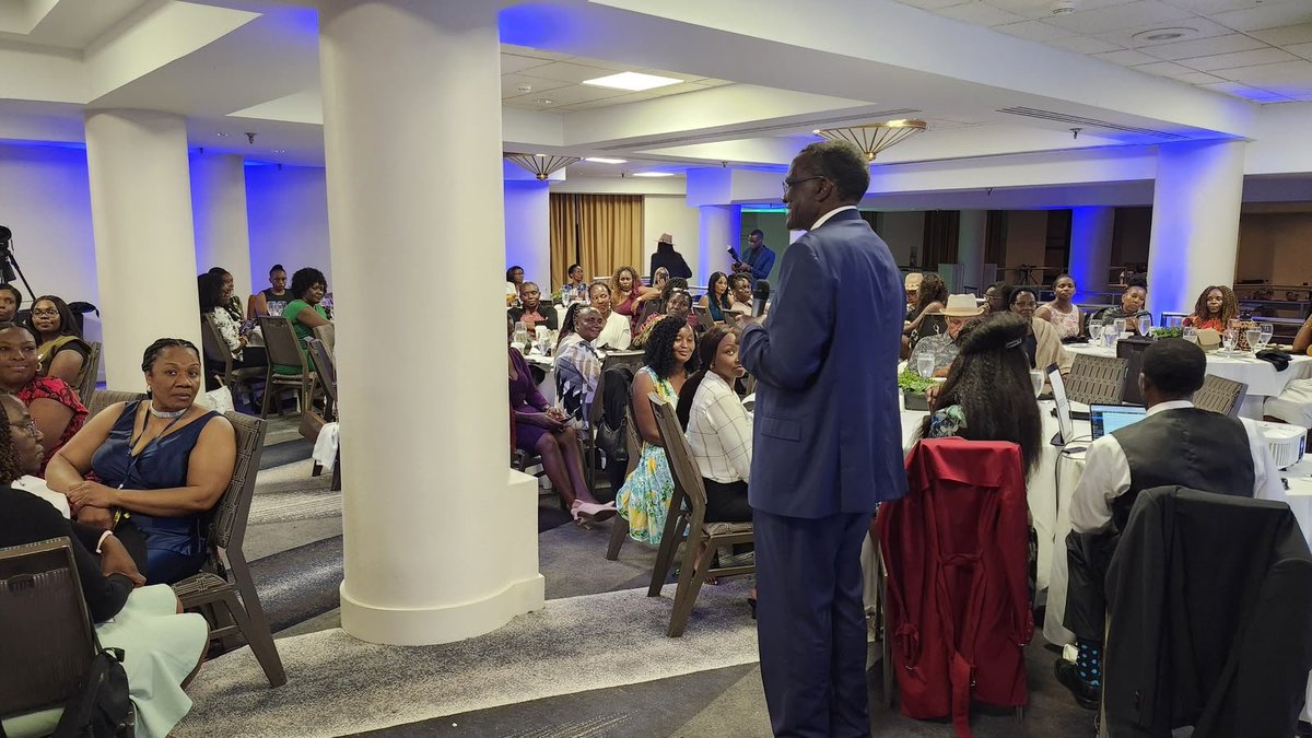 Seskogits's tweet photo. Day 2 of US tour CJ Maraga joins 300+ Kenyan nurses at their convention in Washington DC, founded by Dr. Jelia Akombe.
After meeting US Congressional leadership,his message was simple: “If elected President,I will be the first to follow the law.” #UkatibaCaravanDiasporaEdition https://t.co/23XScY2SV8