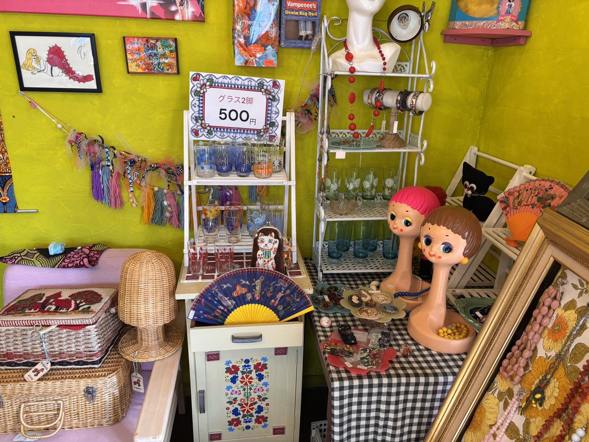 vikki0818's tweet photo. cafe jiccaさんでおこなわれたがま口作りワークショップ👛
講師の先生は、らりるレトロんさん❣️
10時からスタートし、2時間経過したところでお腹がぐーぐー空いたので、一旦中断してjiccaさんのお弁当で休憩🍙
お肉を使わないおからこんにゃくのフライや青椒肉絲風など、身体に良いものが詰まってます https://t.co/wBFS302OfU