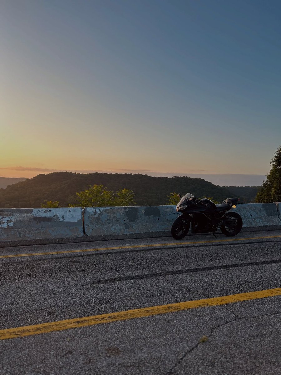YokoAugle's tweet photo. Motorcycles at sunrise, captured through the lens of the motorcycle lifestyle. https://t.co/N3p2ANSACa