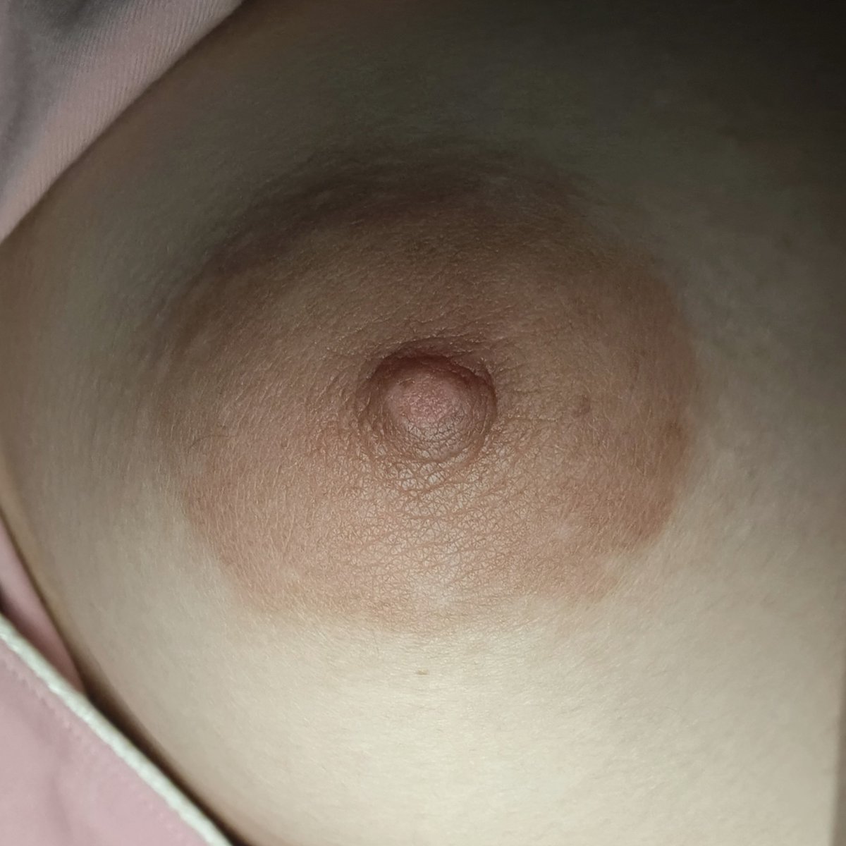 Slafexp's tweet photo. 刚摸过的两个
#乳首 #乳头 #乳首開発 #nippleorgasm #乳头高潮 https://t.co/8cQjdLmo2q