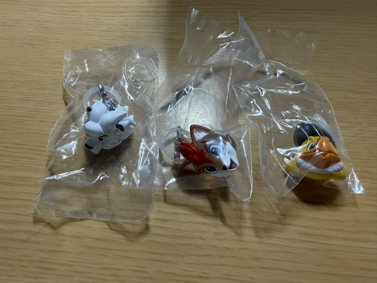 ris___s2's tweet photo. プロ野球マスコット めじるしアクセサリー ガチャガチャ

【譲】ハリーホーク、フレップ、レオ
【求】トラッキー

郵送交換のみ📮
お気軽にお声掛けください https://t.co/pPdkAGngvz