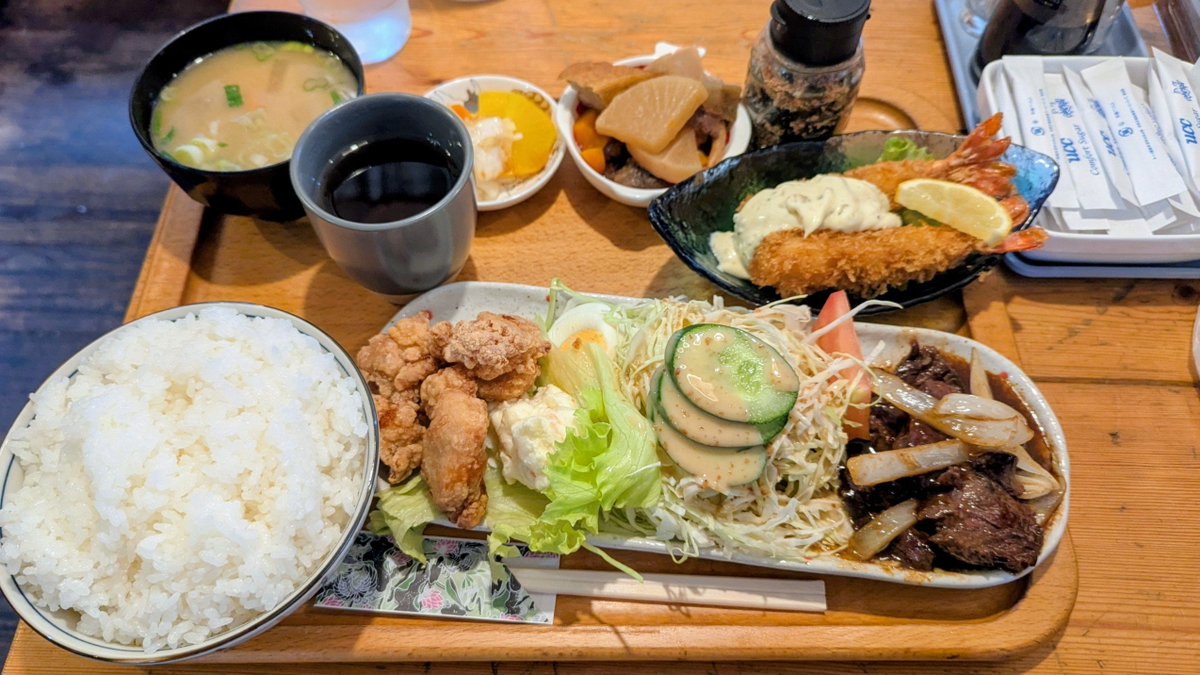 sukafz's tweet photo. 兵庫豊岡　カフェレストBOYでBランチ
朝殆ど食ってなくて腹減り過ぎて頼んだらすげぇボリュームで無事死亡／(^o^)＼ https://t.co/IpVmKWSf6c
