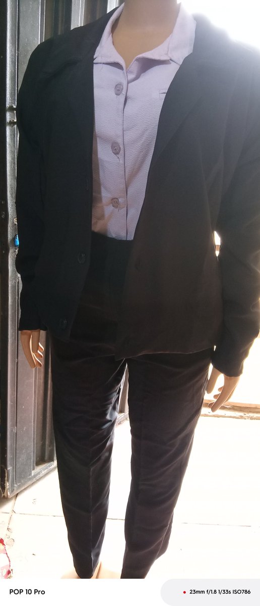 neemah705's tweet photo. ✨ Professional. Classy. Confident. ✨

Dress for the woman you are becoming! 🖤🤍

This beautifully tailored women’s corporate suit set combines elegance, comfort, and professionalism. https://t.co/v3fLdTjUt8