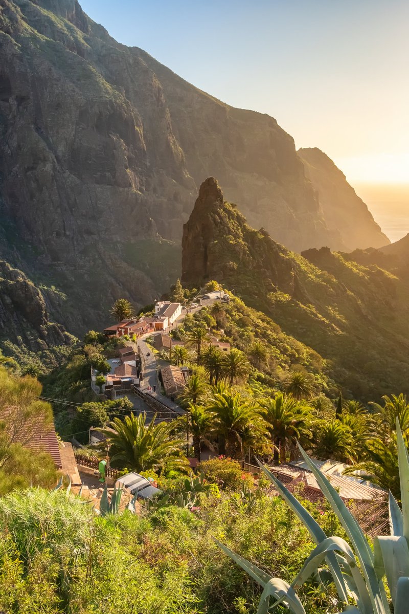lonelyplanetfr's tweet photo. Vous cherchez une #destination pour partir en #novembre en #Europe ? 🥰

Découvrez notre top ➡️ https://t.co/EieltNh6O3 https://t.co/3v5a4lG1BW