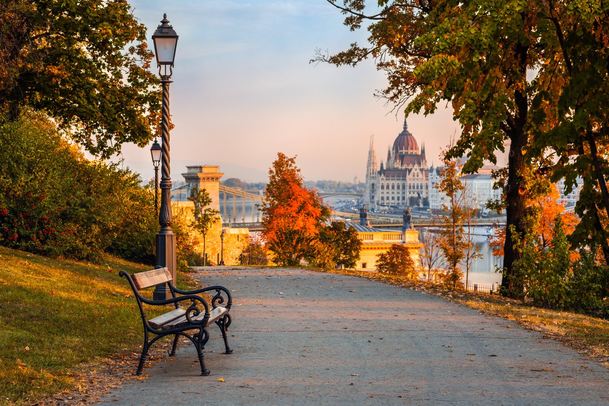 lonelyplanetfr's tweet photo. Vous cherchez une #destination pour partir en #novembre en #Europe ? 🥰

Découvrez notre top ➡️ https://t.co/EieltNh6O3 https://t.co/3v5a4lG1BW