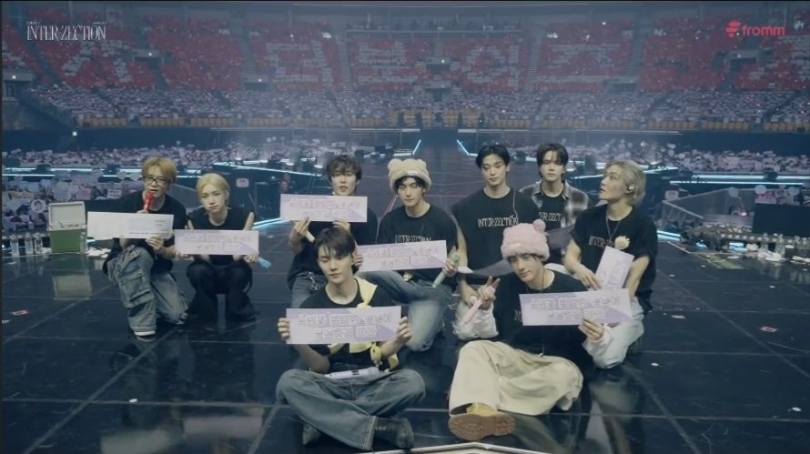 TbzInLuv_88's tweet photo. Deobitwt is a mess 😭 did we forget sw choosing to stand and be close to ch at interzection? Did we forget we saw hak attending the concert and leaving the venue at the same time as the other members? No one loves tbz more than tbz https://t.co/7SK4UL5ZM3