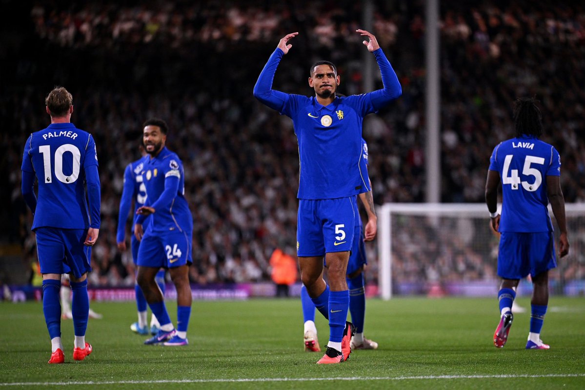 StanleyMikeCB's tweet photo. Under the cold Brentford sky, the hive stirs. Bees don't surrender their territory, they swarm, they sting &amp; they turn disorder into opportunity. Xabi's Caicedoless Chelsea must enter the hive with courage &amp; caution, or the colony will cover them in a thousand painful stings. 1/4 https://t.co/8dKRBGQnpL