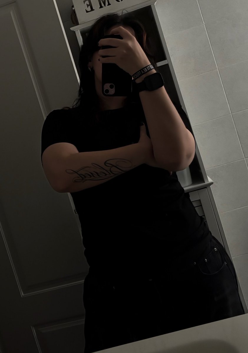 6LACKMOONS's tweet photo. #wlw #lgtb #lesbian #masc https://t.co/EG3NajCAcw