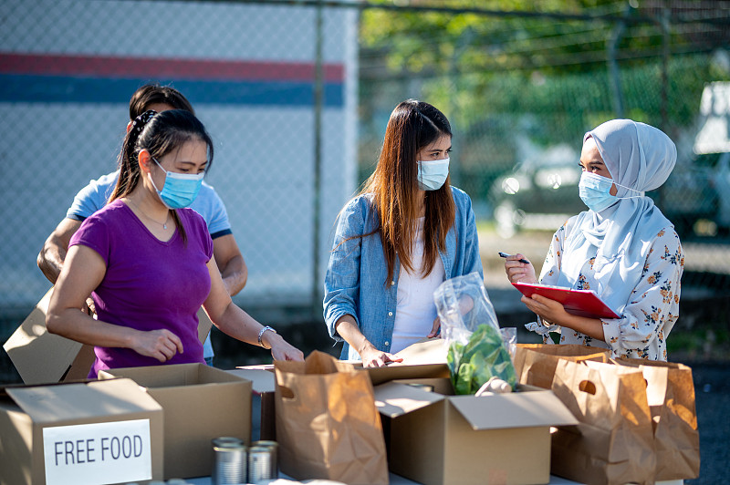 gigid882763's tweet photo. [Had an amazing morning volunteering at the city food bank! Packed 20+ care packages for local seniors and made new friends with fellow volunteers. Small acts make big differences ]， https://t.co/e9Vhk4zgeg