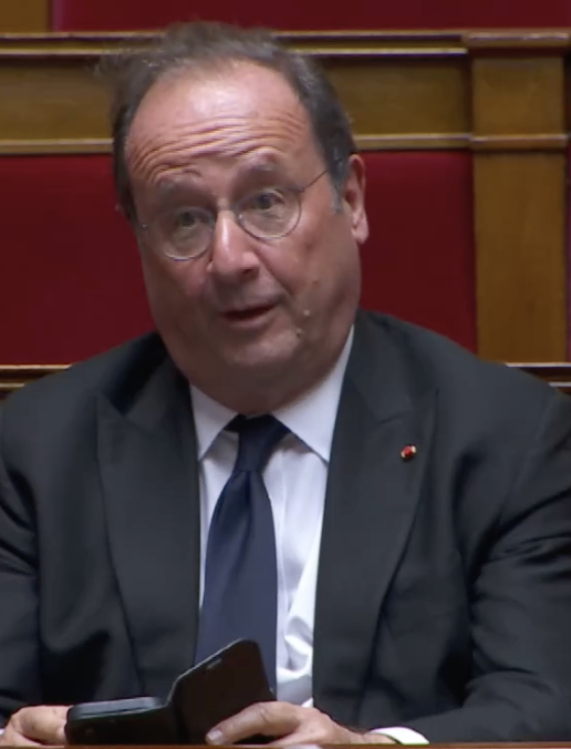 informationsFR's tweet photo. @Fils2Psy #Hollande n'a pas respecté les accords de Minsk - d'où la geurre en Ukraine ! Il ne tient pas sa parole. #Corrompu et #Nul ! https://t.co/w5gbICncxQ