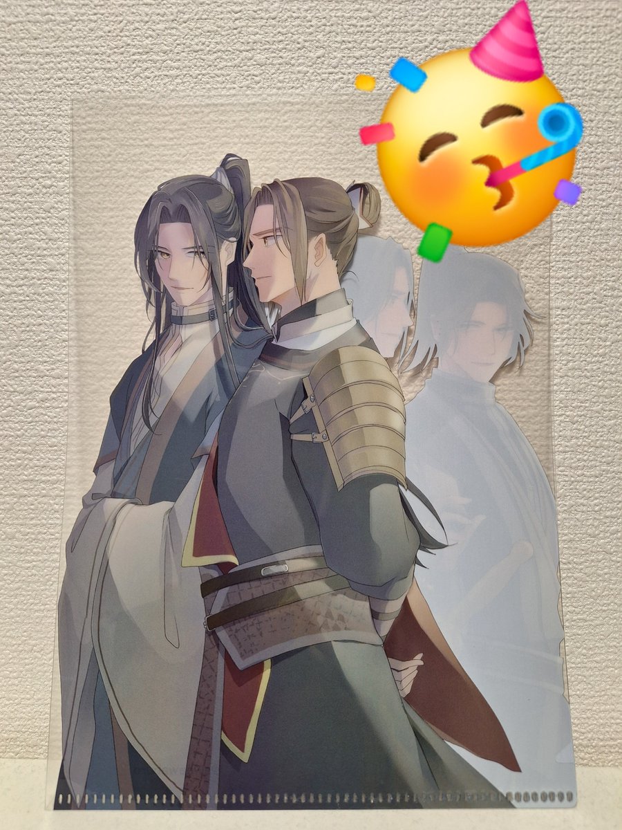 awaawaburo's tweet photo. クリアファイル、来ました～🧡💜
(１枚目：オモテ　２枚目：ウラ)

あと捏造衣装の白風情ビッグアクスタも来たんですが、余部が無かったのでごく少数での募集になります🙇‍♂️今夜あたりお知らせしますね… https://t.co/ttHm3GxkOx