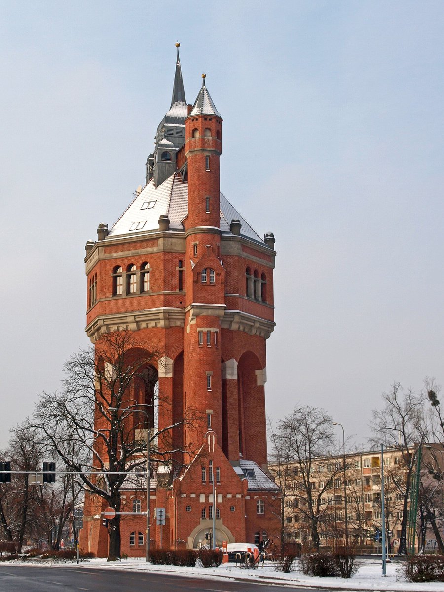 johndory1914's tweet photo. Wasserturm Breslau, built in 1905 and inspired by the medieval castles of old, remains the Gold Standard when it comes to water towers https://t.co/KE0cEHeE20