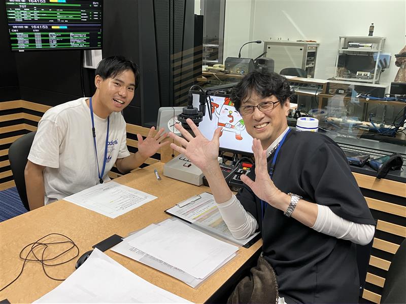 RKC_radio's tweet photo. \\ただいま放送中//
╭━━━━━━╮
#とさイブ
╰━v━━━━╯
金曜日は丸山アナと大学生コンビ👨🦱👦
このあと18:00からは
#DigDeeper
今回のテーマは⁉
ぜひお聴きください😊
#RKCラジオ #高知放送 #丸山修アナウンサー https://t.co/yVAIUJ4Lfd