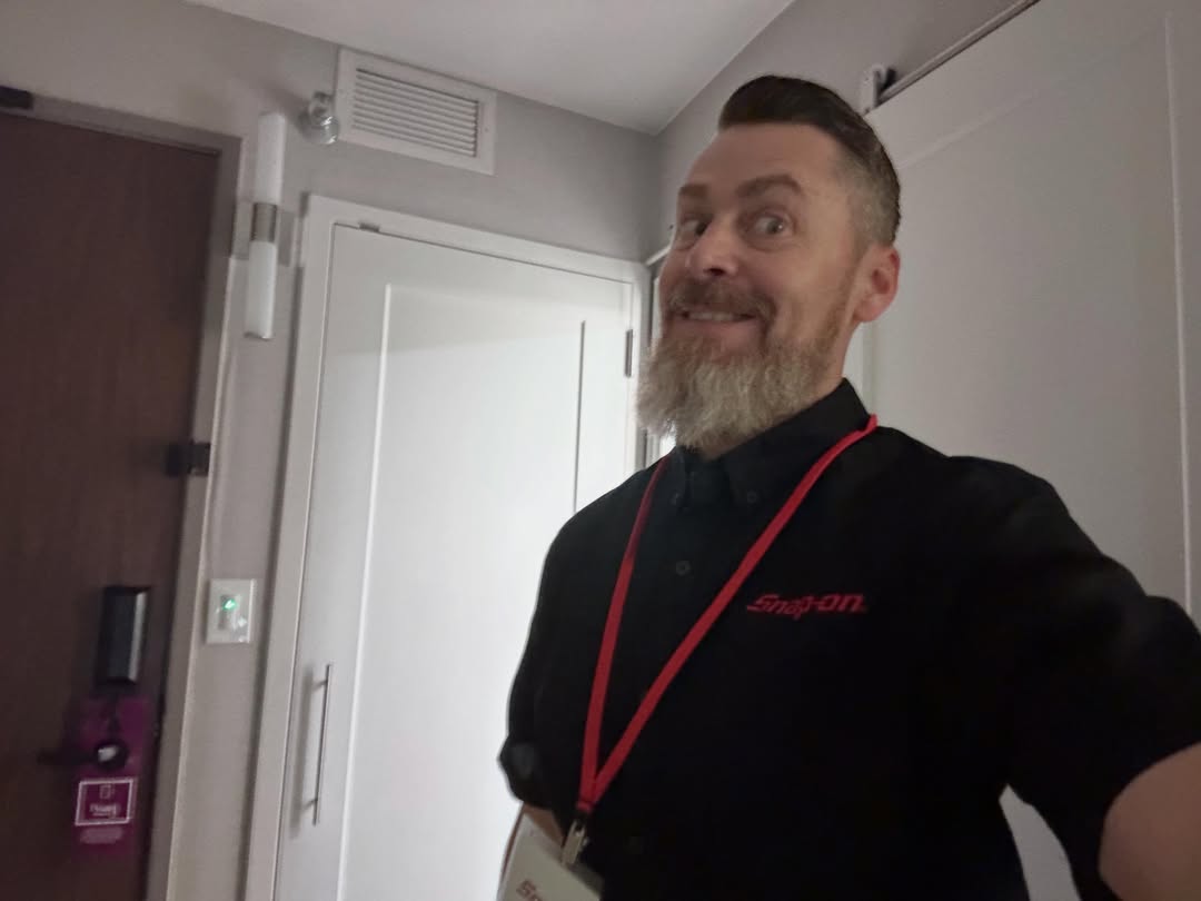 HedwigForirz0's tweet photo. Associate training complete. Now comes the Snap-on truck. https://t.co/2Pqed1sNXh
