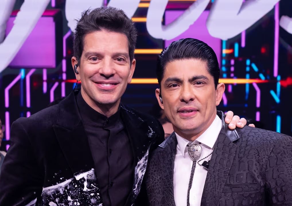 Navarro_Hector's tweet photo. Confirmado 
¡Víctor García! 

Mañana en #LaCasadelosFamososMéxico #LaCasadelosFamososMX  dando show para los habitantes durante la última fiesta de esta temporada. 

😎🫰🏼✨ 
Yahir se volverá a ver con su ex compañero de La Academia https://t.co/wOVguzZp0F