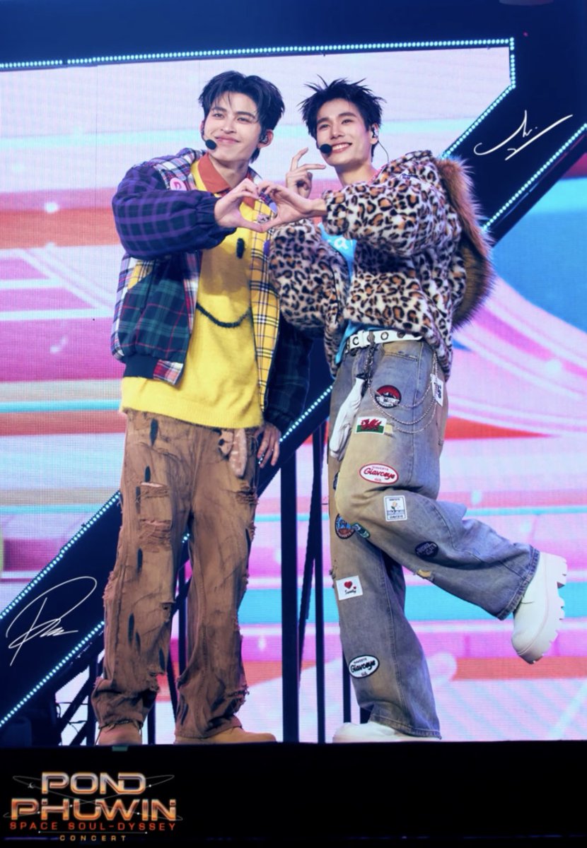 kunoreo_pp's tweet photo. E-PHOTO🐻🐼

PONDPHUWIN SOUL ODYSSEY

#PondPhuwinConcertD2
#ปอนด์ภูวินทร์ #PondPhuwin 
#ppnaravit #phuwintang https://t.co/hc6acqRrXA