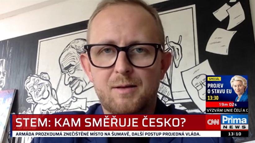 vojber's tweet photo. Trvalo to sotva nějaké tři týdny, než @CNNPrima rehabilitovala Radima Panenku, kterého kvůli výrokům o Mladićovi prověřuje policie, a pustila ho zase do vysílání, aby pochválil vládu Andreje Babiše. https://t.co/hd2Sv6kvDk