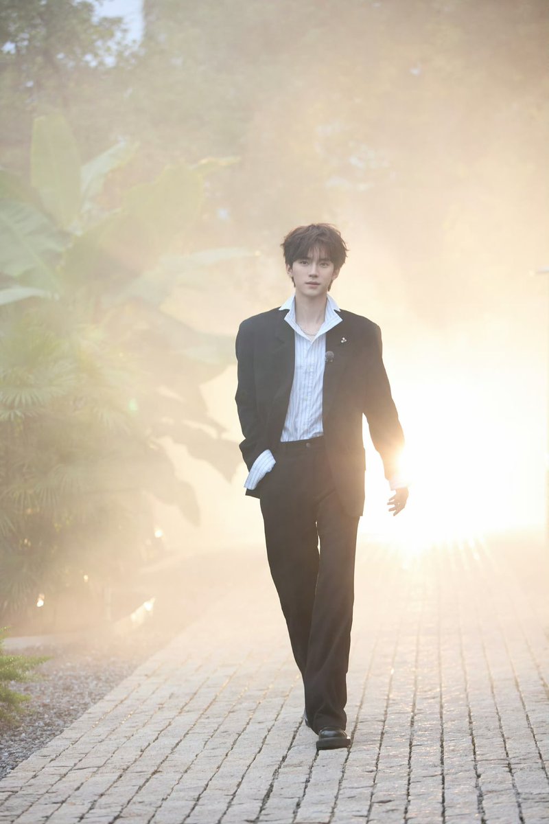 zyiranindofans's tweet photo. 170926 Zhou Yiran Studio Weibo Update

Malam uji coba media hadir, menjelajahi malam untuk membuka pengalaman IP baru.
Bersama “menteri” Zhou Yiran di Changsha Zhou Yiran, mari sambut lebih banyak petualangan seru di Star City 🎙️

#ZhouYiran #周翊然 #UpAllFridayNight https://t.co/m7TYdVUz9E