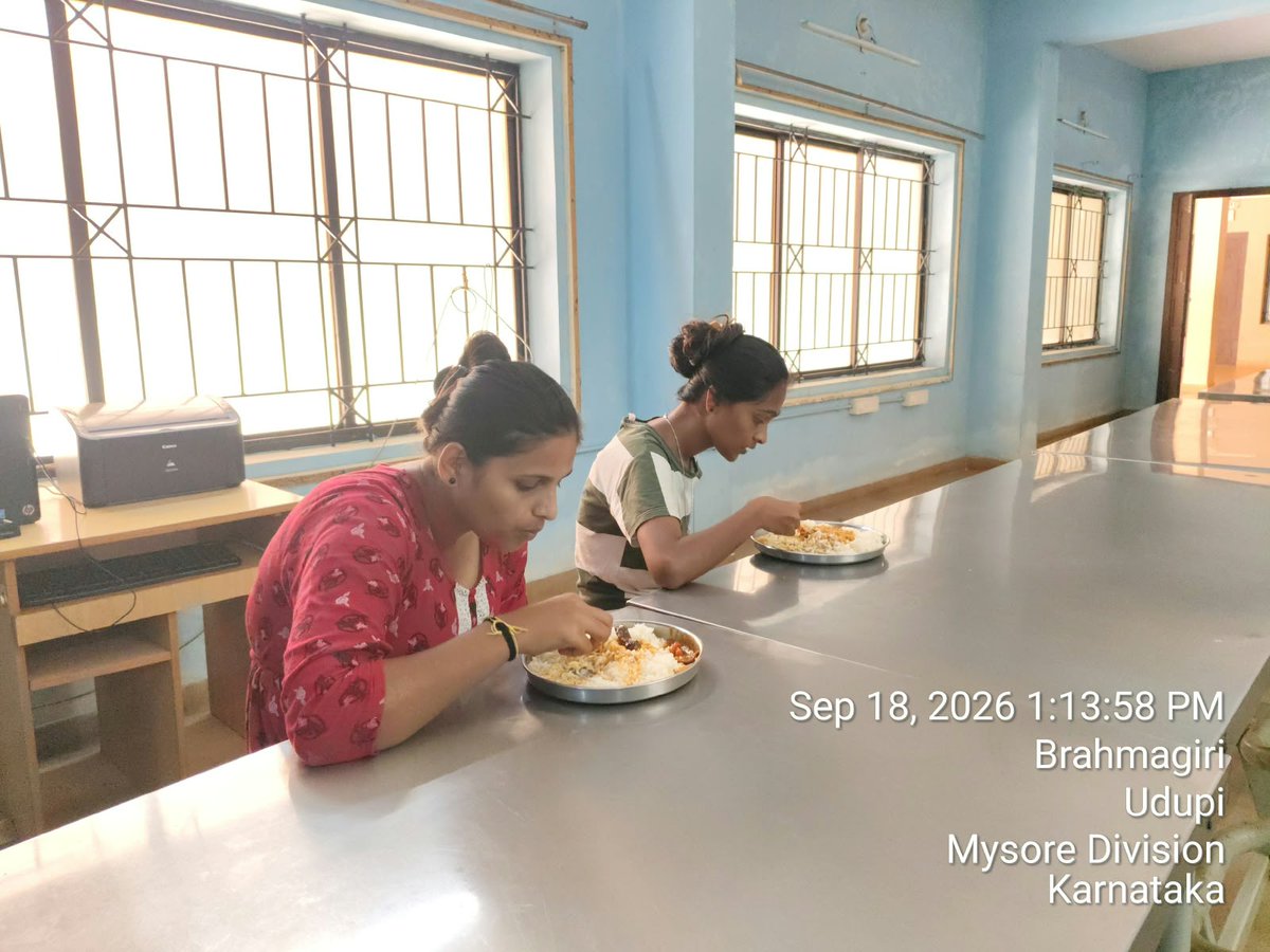 DBRGTUdupi's tweet photo. Lunch 
18-09-26
#SocialAudit_SWDMeals #SocialWelfare_Karnataka https://t.co/sHYSg59PGy