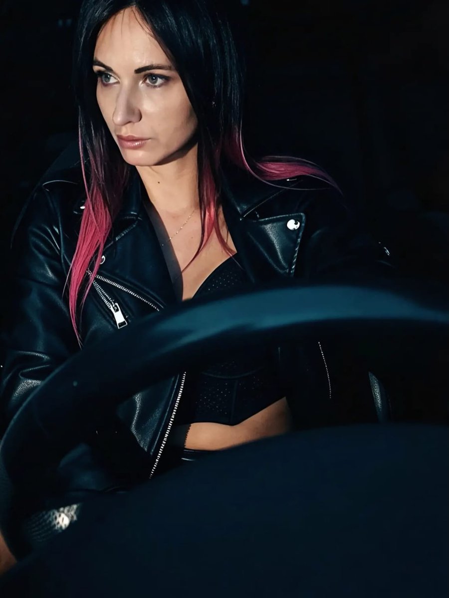 GaryMoerkenf's tweet photo. Nightlife photoshoot with BLACKPINK and an Audi A4 https://t.co/zX8g1fdrg5