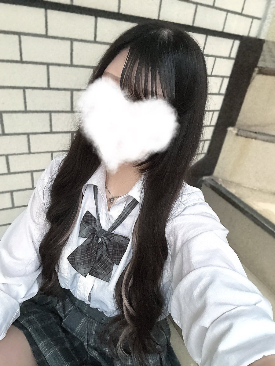 sumire_09_25's tweet photo. すみれいます☺️
制服、似合うかな？
お仕事で疲れたら、たくさん愛情あげちゃうよ〜🤭
待ってるね💕 https://t.co/1QBis9o9PG