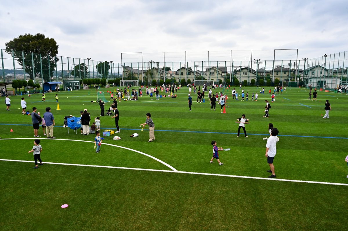 yowa1975's tweet photo. 9/13(日)に「三菱養和会調布グラウンドリニューアル記念サッカーフェスティバル」を開催しました！⚽️
合計209名という多くの方にご参加いただきました😊
お昼のグラウンド解放では、さまざまな遊びで広いグラウンドを満喫していただきました！
#三菱養和 #調布 #人工芝
https://t.co/HQUi1STcTD https://t.co/mgG9XFwPrV