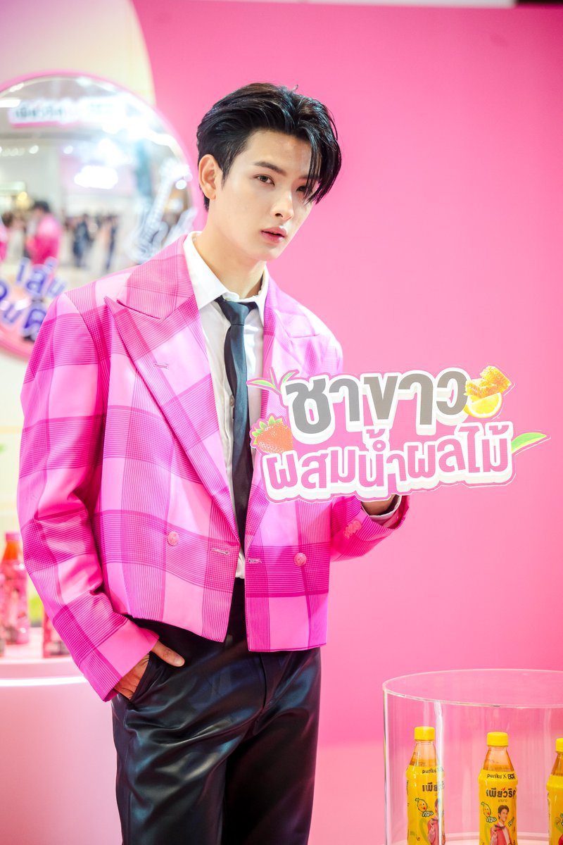 purikuthailand's tweet photo. น้องเพียวขอขอบคุณ BEUS และทุกคนที่มาร่วมสนุกด้วยกัน ขอบคุณทาง SONRAY MUSIC พี่ ๆ ทีมสไตลิสและเมคอัพ คุณท็อปแท็ป MC คนเก่งที่มาช่วยรับมือกับความสนุกเกินพิกัดจากหนุ่ม ๆ BUS 😂 รวมถึงขอขอบคุณทีมผู้จัดงานทุกท่านที่รวมพลังกันในการจัดงานครั้งนี้ 🙏🏻 https://t.co/qEOQNgFzxd
