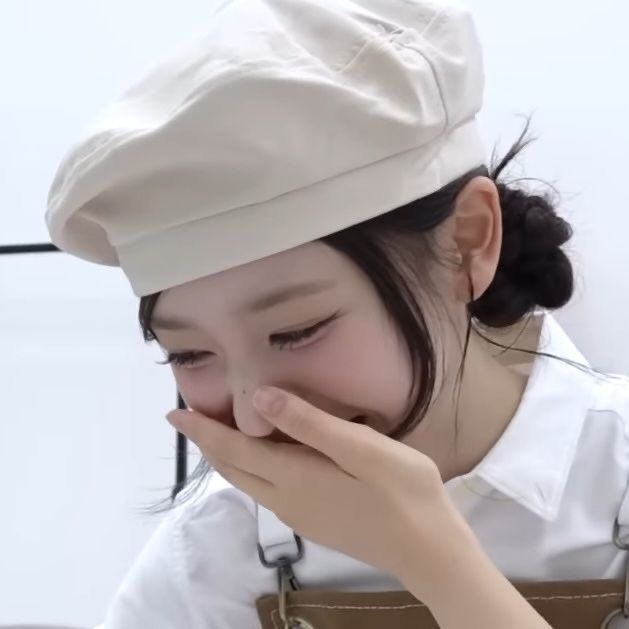mokaivesx's tweet photo. Oops! I’m still learning how to brew coffee, steam milk, and make cute little drinks without making a tiny disaster every time. Somehow, I always manage to spill something or forget what I’m doing, hehe. But I’m getting better! Well… at least I think I am. ♡ #watwrongwithby https://t.co/mx1SqrebQx