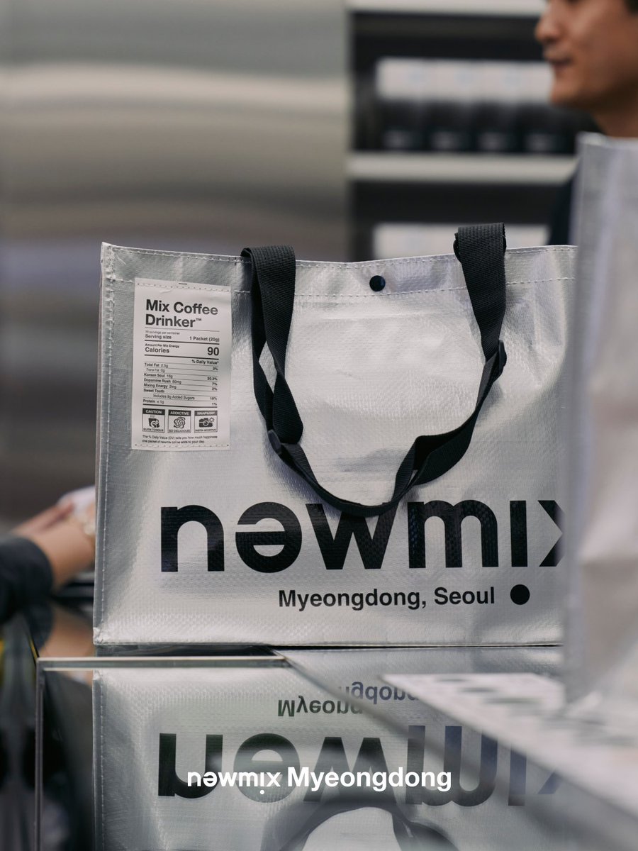 newmixcoffee's tweet photo. [𝗢𝗽𝗲𝗻] 𝗻𝗲𝘄𝗺𝗶𝘅 𝗠𝘆𝗲𝗼𝗻𝗴𝗱𝗼𝗻𝗴🎉
newmix 明洞店がついにオープンしました！
明洞にお越しの際は、ぜひお立ち寄りください✨
2点以上ご購入いただいた方には、明洞店限定のリユーザブルバッグをプレゼント🎁
※なくなり次第終了となります。

#뉴믹스 #newmix #ニューミックス https://t.co/Q0Rcld4eJa