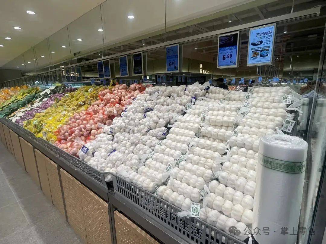 sweeq147607's tweet photo. Fresh, local veggies u0026 farm eggs restocked at our neighborhood market—grab em before they sell out! https://t.co/5n8J1IApj3