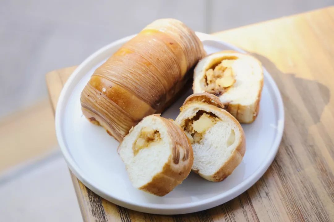 aelsb722507's tweet photo. Just had the most buttery homemade croissants at the tiny café on 5th St — flaky, warm, and better than any bakery I’ve tried in months  Add this spot to your food list NOW!， https://t.co/BCiP7vzlT9