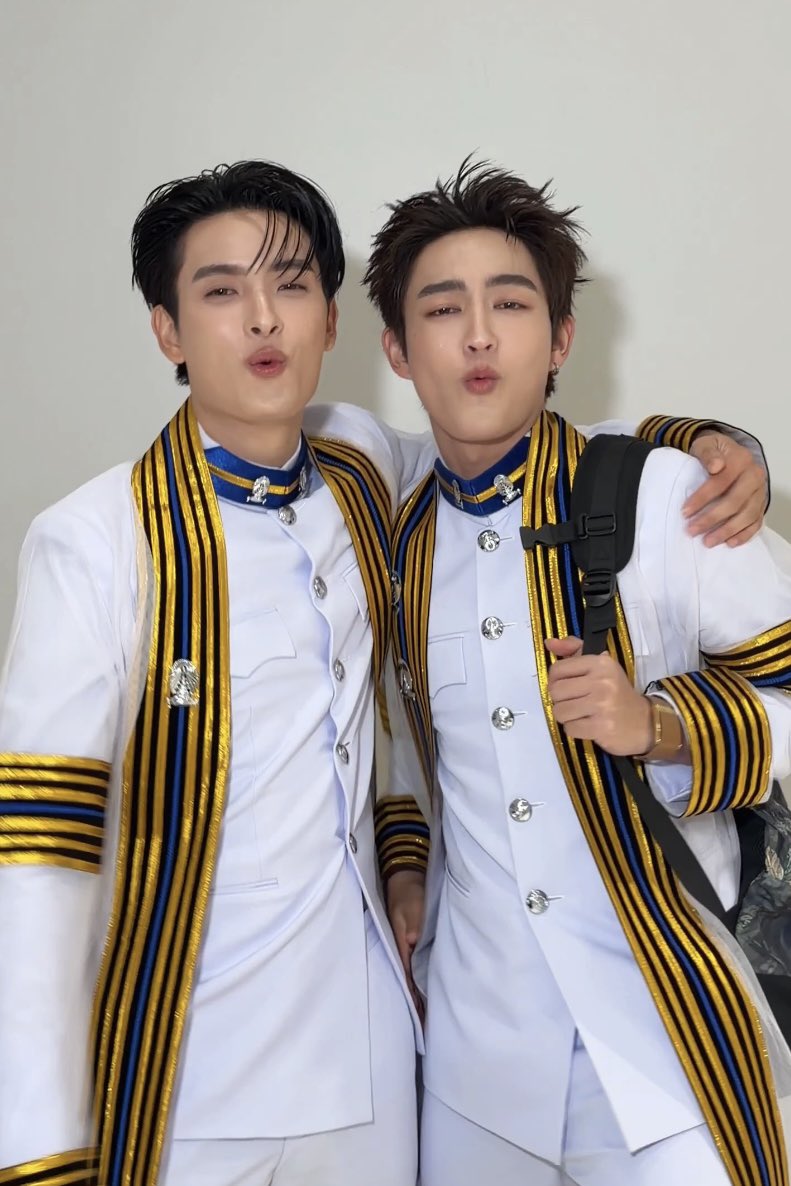 goodbyemy_b's tweet photo. เฉยๆ 2/10 https://t.co/Hd0l4cKS6s